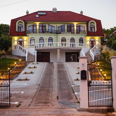 Rya Residence Oradea Extérieur photo